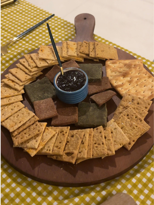 Crispy Palak & Beetroot Khari Biscuit