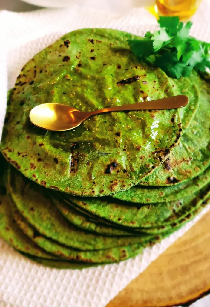 Palak Paratha.webp